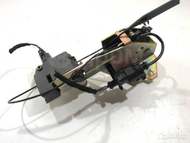 Замок стёкла багажника Volkswagen Touareg