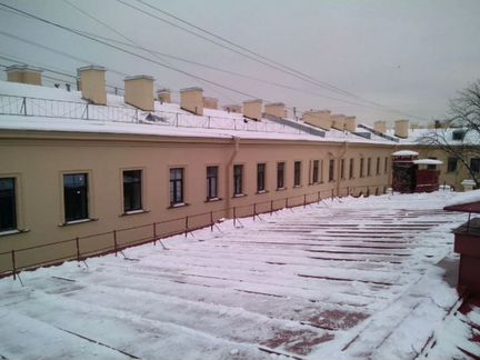 Уборка снега с крыш, коттеджей, загородных домов