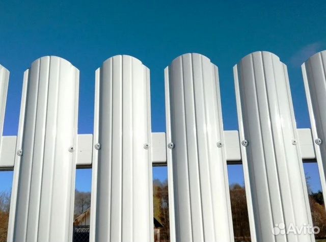 Забор из металлического штакетника под ключ купить в Сочи | Товары для ...