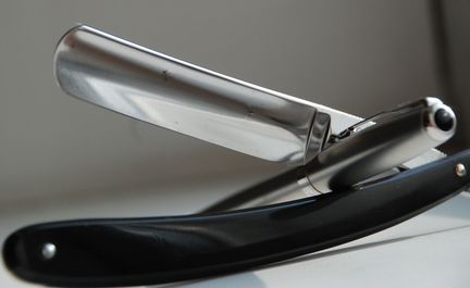 Monopol, Английская классическая бритва, заточена