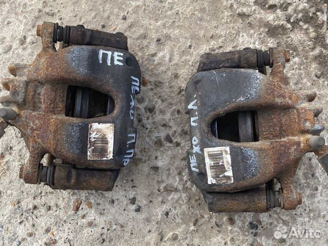 Пежо 308 передние супорта в сборе с цилиндром