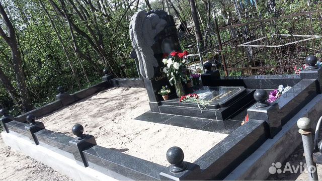 Памятники, скульптуры, ограды, кресты