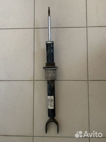 Стойка амортизатора переднего правого Mercedes-Ben