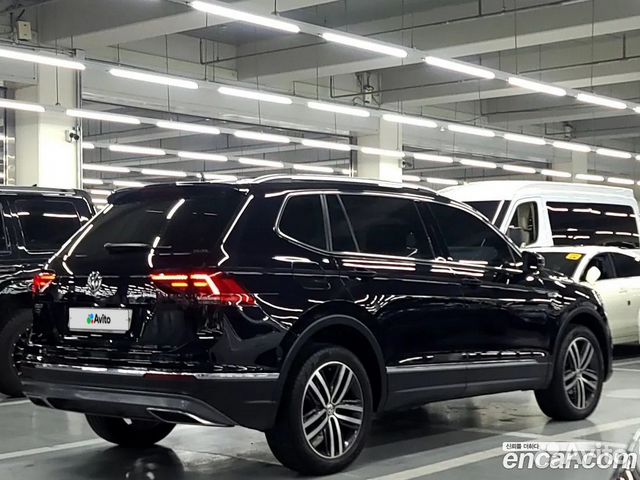 Volkswagen Tiguan 2.0 AMT, 2018, 114 010 км