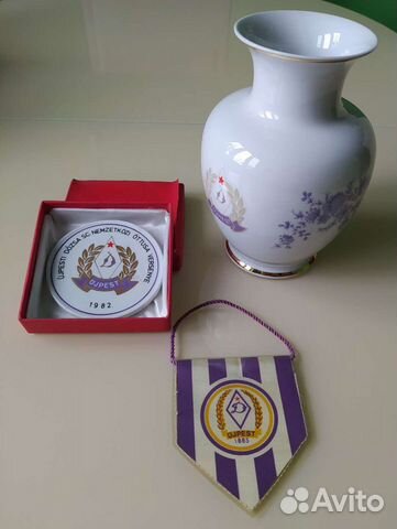 Фарфор, вымпел и спички с символикой Уйпешт Дожа