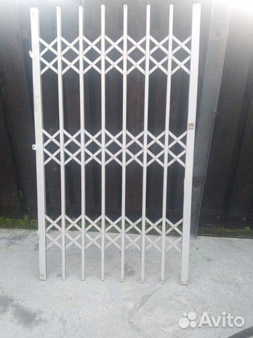 Металлическая решетка-гармошка