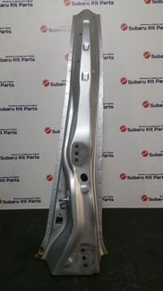 Левая центральная стойка Subaru Forester SG5 SG9