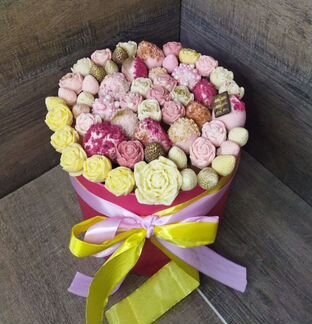 Клубника в шоколаде букет