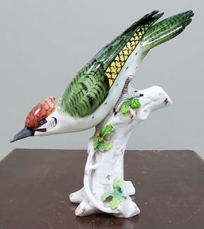 Фарфор Птица Иволга Каподимонте старая