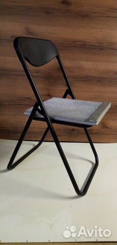 Стул с гвоздями