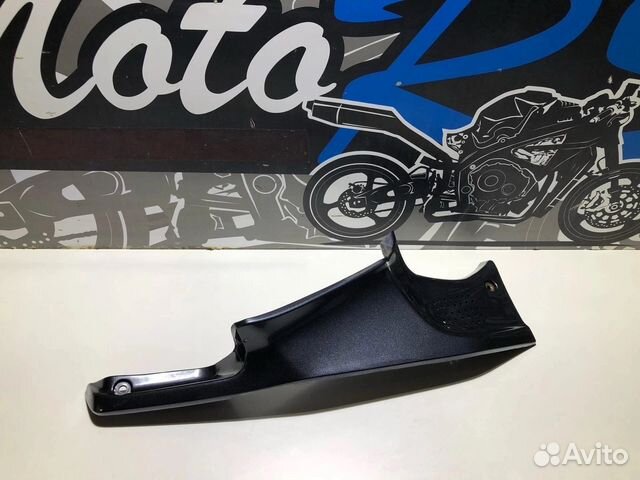 Внутренний пластик правый Kawasaki ZZR 400-2