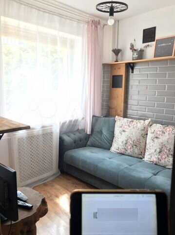 2-к. квартира, 42 м², 2/4 эт.