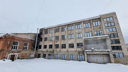 Здание с земельный участком в центре, 2550 м²