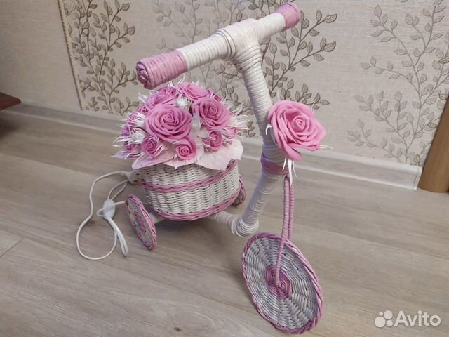 Велосипед, розы