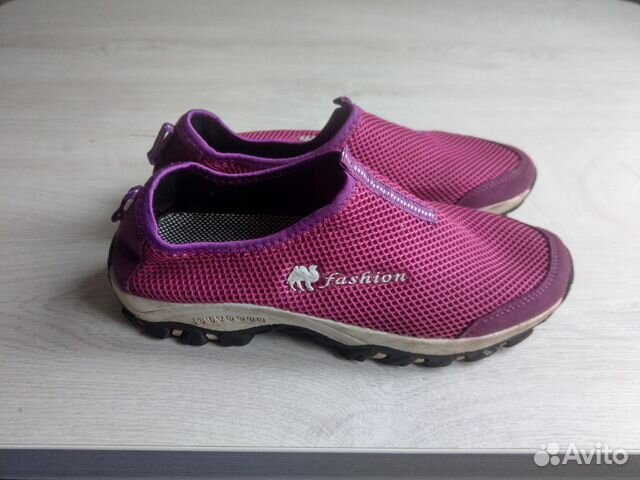 Кроссовки женские 39