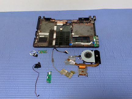 Acer Aspire 4820T (остатки) поддон, шлейфы