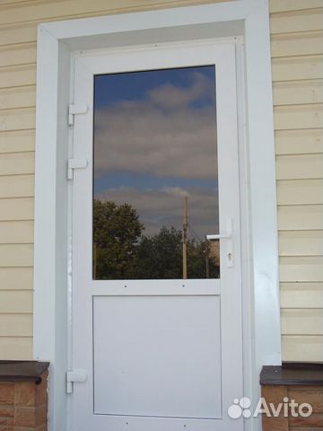 Дверь из пвх в дом