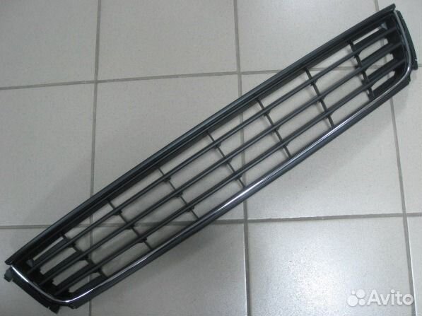 Решетка бампера переднего Polo Sedan 2010-2015