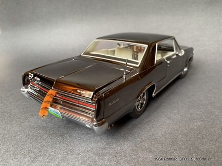 1/18 Pontiac GTO 1964 (SunStar)