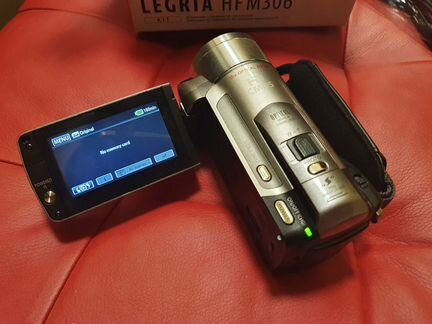 Видеокамера Legria HF M306