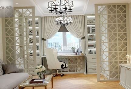 Перегородка из реек с полкой