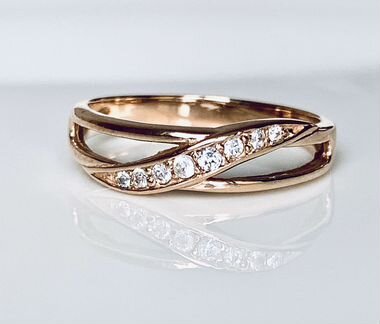 Золотое кольцо с фианитами