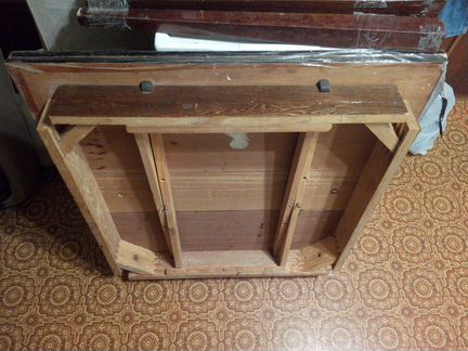 Стол обеденный