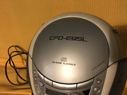 Музыкальный центр Sony CFD-E95L