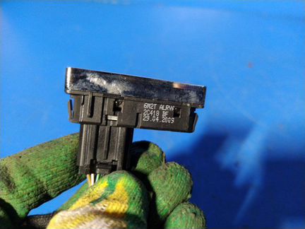 Кнопка отключения системы курсовой устойчивости