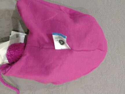 Шапки две новые на 48-50