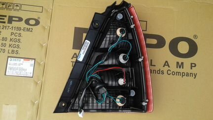 Subaru Forester SG фонарь левый новый 2002-2004