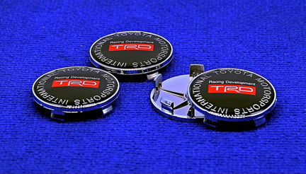 Комплект колпаков неоригинального диска Toyota TRD