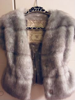 Меховая жилетка/ накидка Monnalisa