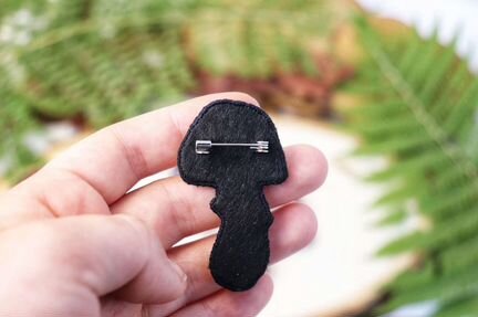 Брошь ручной работы