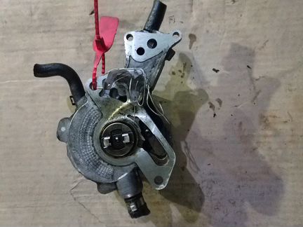 Вакуумный насос бу Фольцваген Шаран 1.9 тди AUY