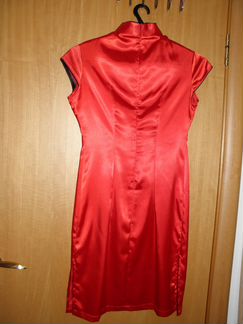 Платье красное атласное в японском стиле р-р 44-46