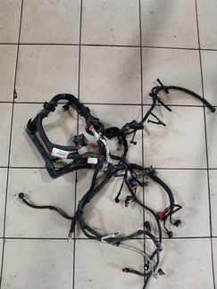 Коса проводки двигателя 2,0DCI M9R 24011JD01B