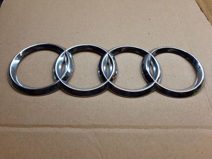 Эмблема крышки багажника Audi