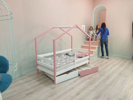 Детская кровать домик