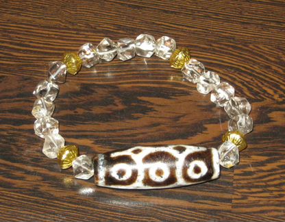 Браслет с 9-ти глазой бусиной Дзи и кварцем