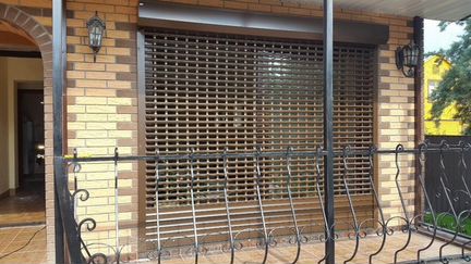 Рольставни, роллеты, рулонные ворота