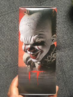 Фигурка клоун Пеннивайз из Оно от Mezco