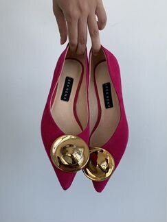 Кожаные туфли с акцентным золотистым декором