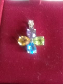 Крестик с камнями