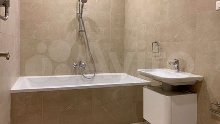 3-к квартира, 200 м², 35/76 эт.