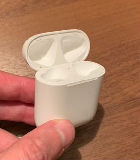 Кейс для AirPods (оригинал)