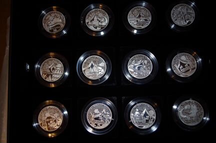 Набор серебряных медалей 