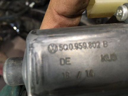 Мотор стеклоподъемника Volkswagen Golf 5G1 cjzb