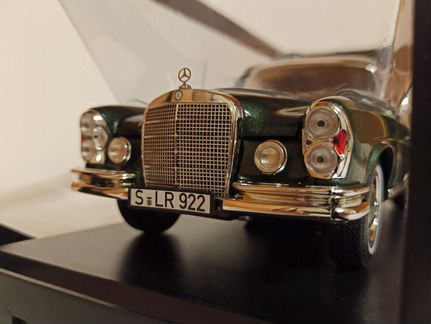 Mercedes 280 SE 3,5 W111 cabriolet 1969 Norev 1:18