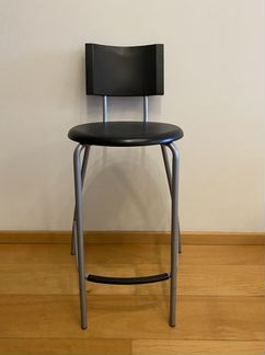 Полубарный стул